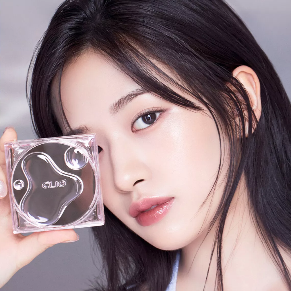 This product comes with a 14g cushion and a 14g refill, making it a convenient and cost-effective option for maintaining a glowing complexion.