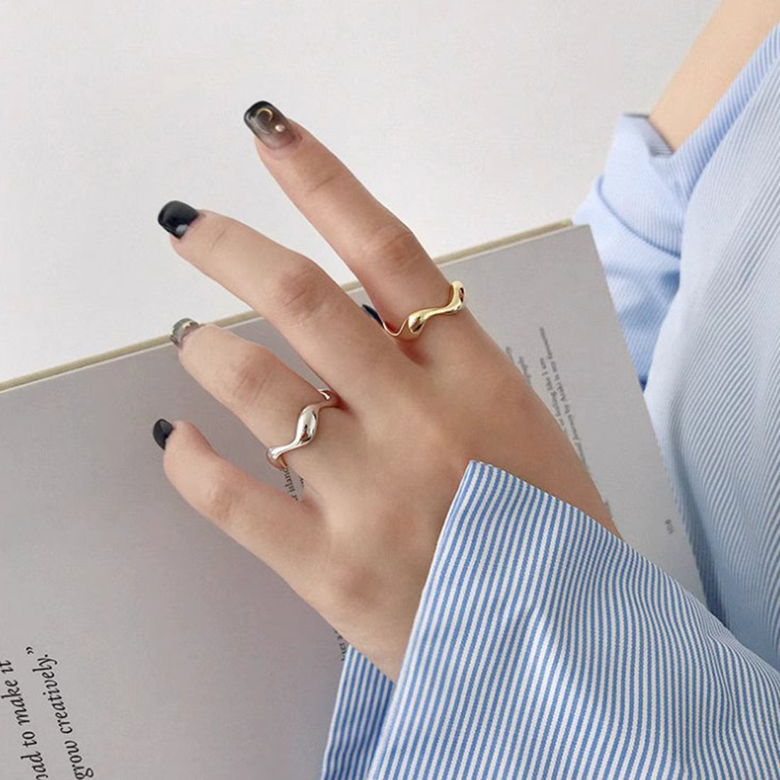 Irregular Wave Pattern Smooth Silver/Gold Ring