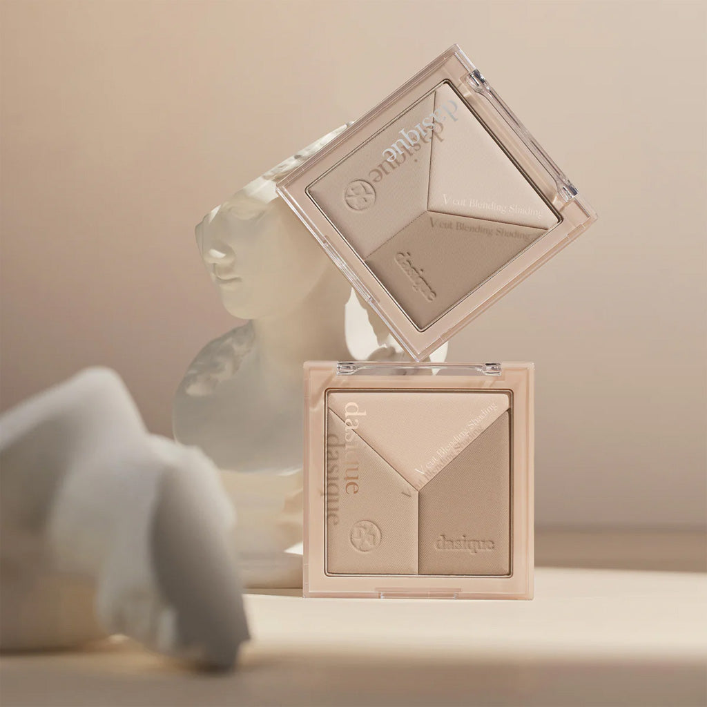 It is a versatile contour palette that provides a soft, natural shading effect. Its finely milled powder is designed for easy blending, giving a seamless, buildable finish.