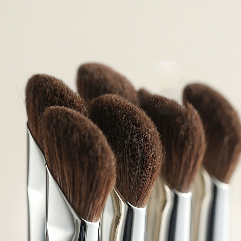 GOOOD Sickle Shape Nose Shadow Brush 1pc