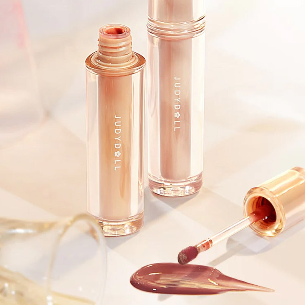 It delivers a luscious, glossy finish while providing hydration and a touch of color to your lips.