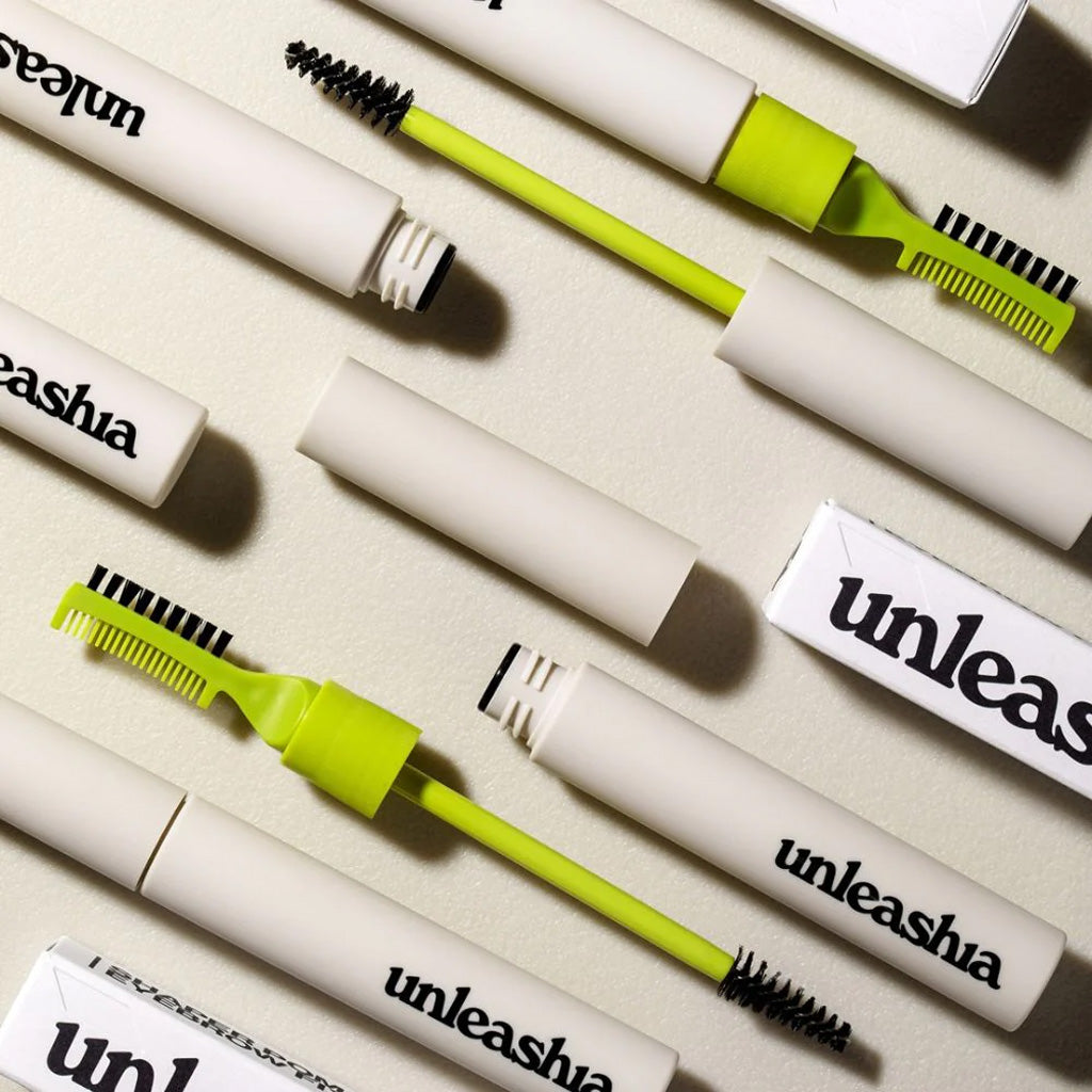 Achieve bold, defined brows with UNLEASHIA Eyebrow Pomade, offering rich color and sharp definition.