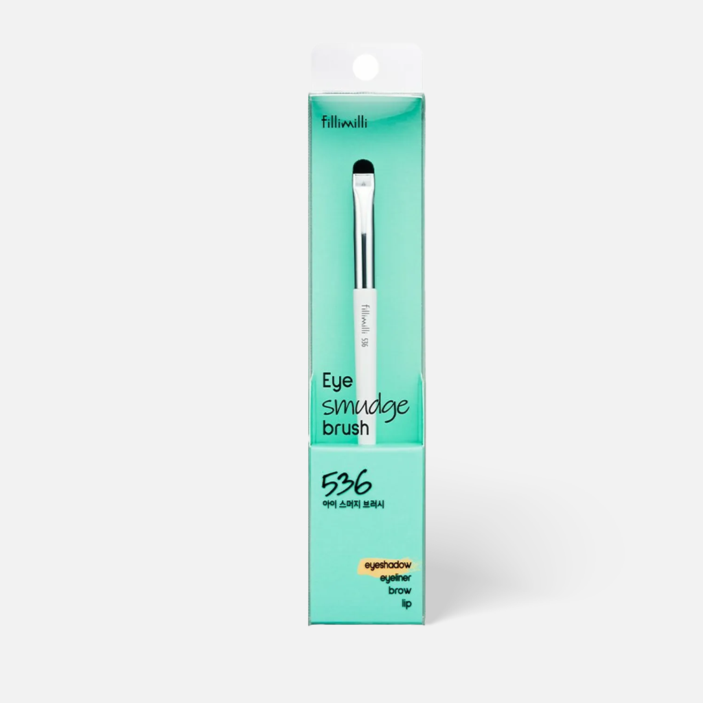 Create detailed and refined eye makeup looks with this brush. Featuring a flat, densely packed bristle design, this brush offers precise smudging and controlled color payoff