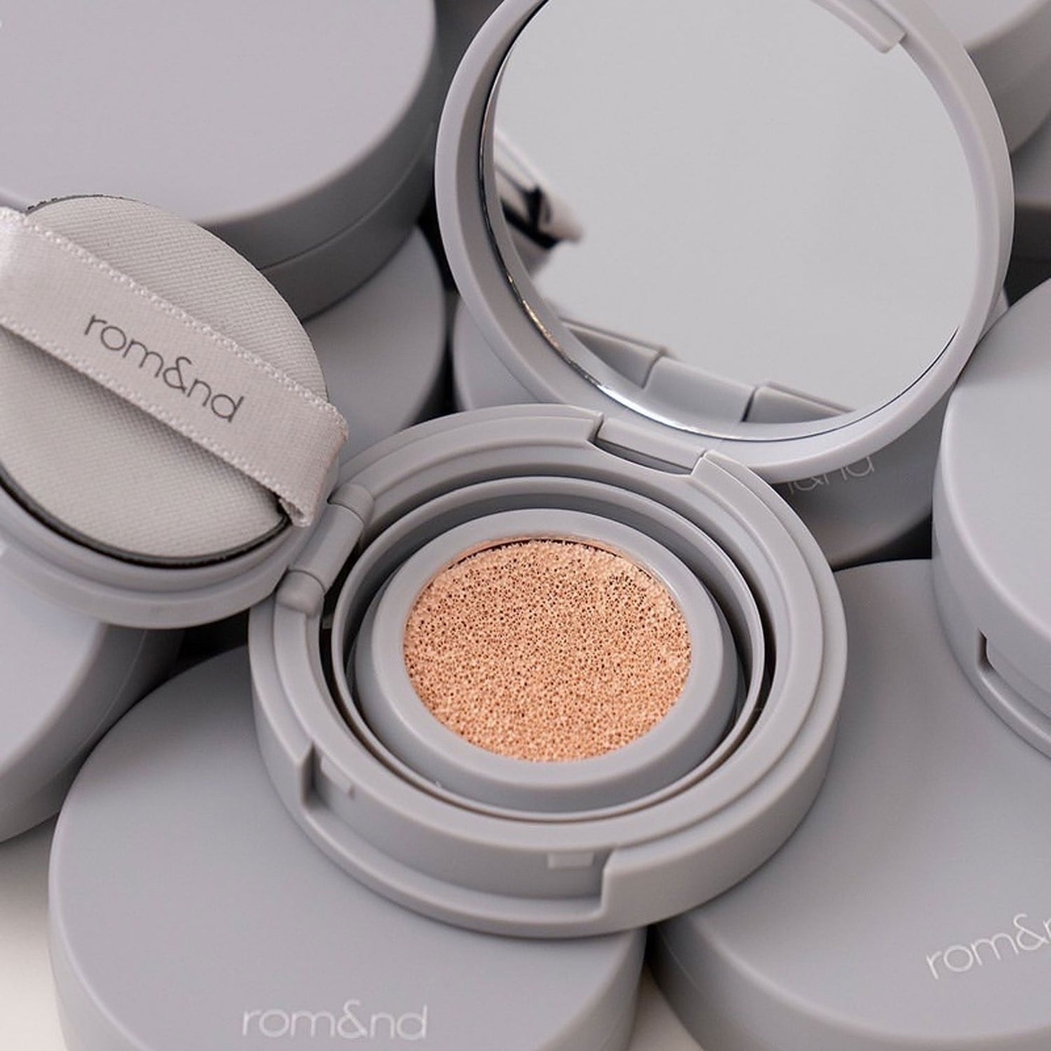 rom&amp;nd Nu Zero Cushion