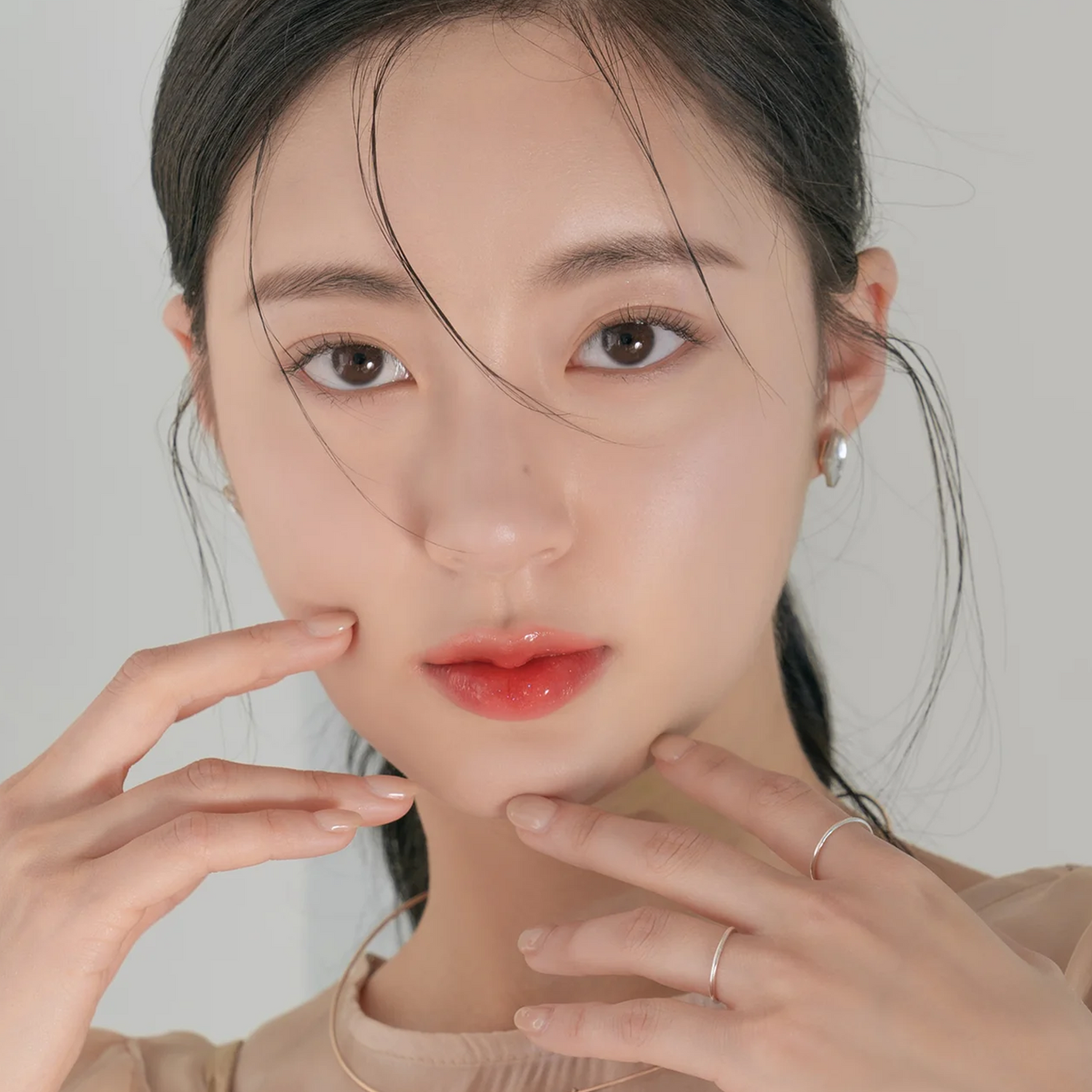 rom&amp;nd 玻璃光水膜唇釉