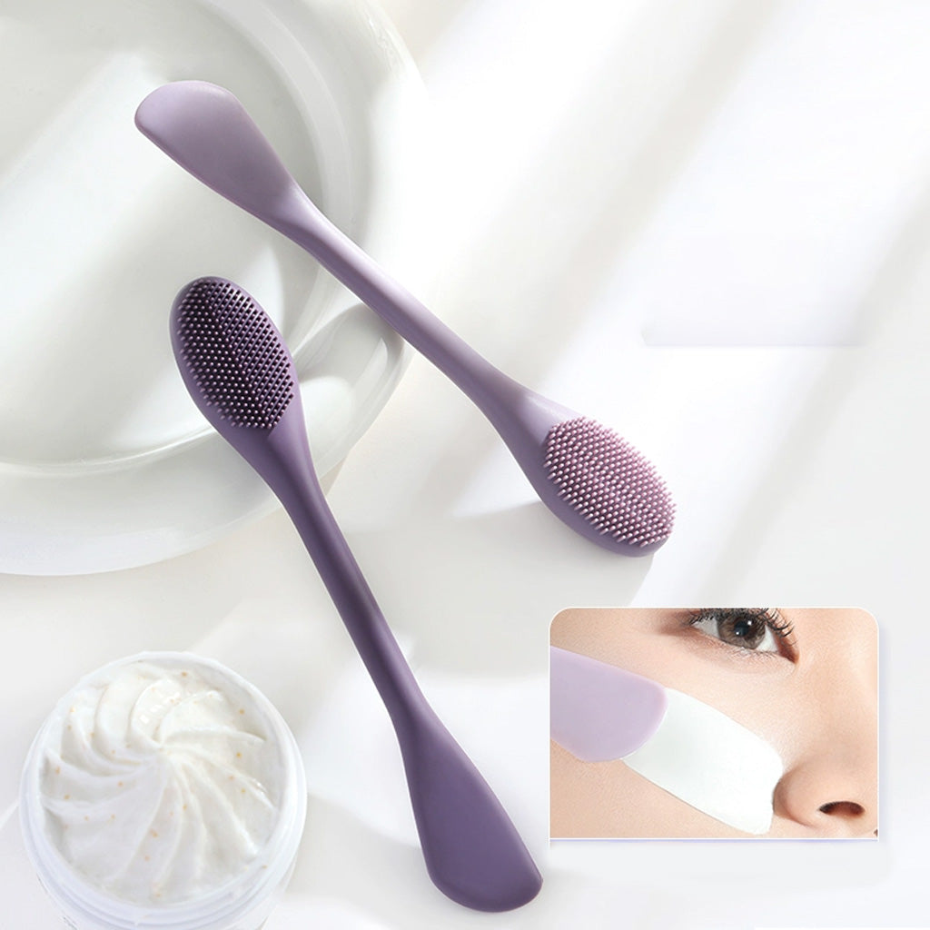 It is a specially designed tool for the application of facial masks, peels, and treatments. Made from high-quality silicone, this brush allows for smooth and even application of products,