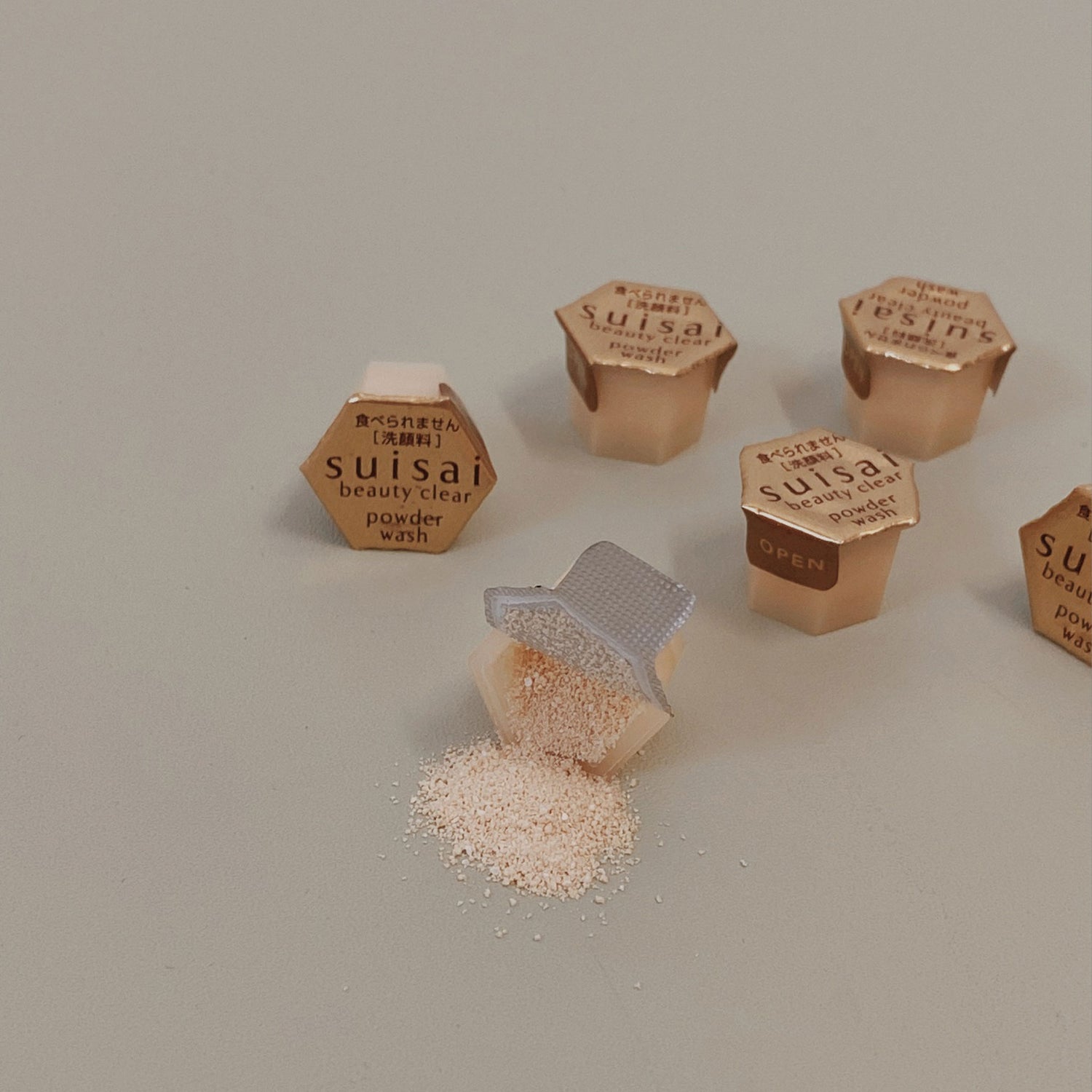 KANEBO Suisai Beauty Clear Gold Powder Wash