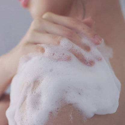 YOLU Sakura Calm Night Care Body Soap 440 ml