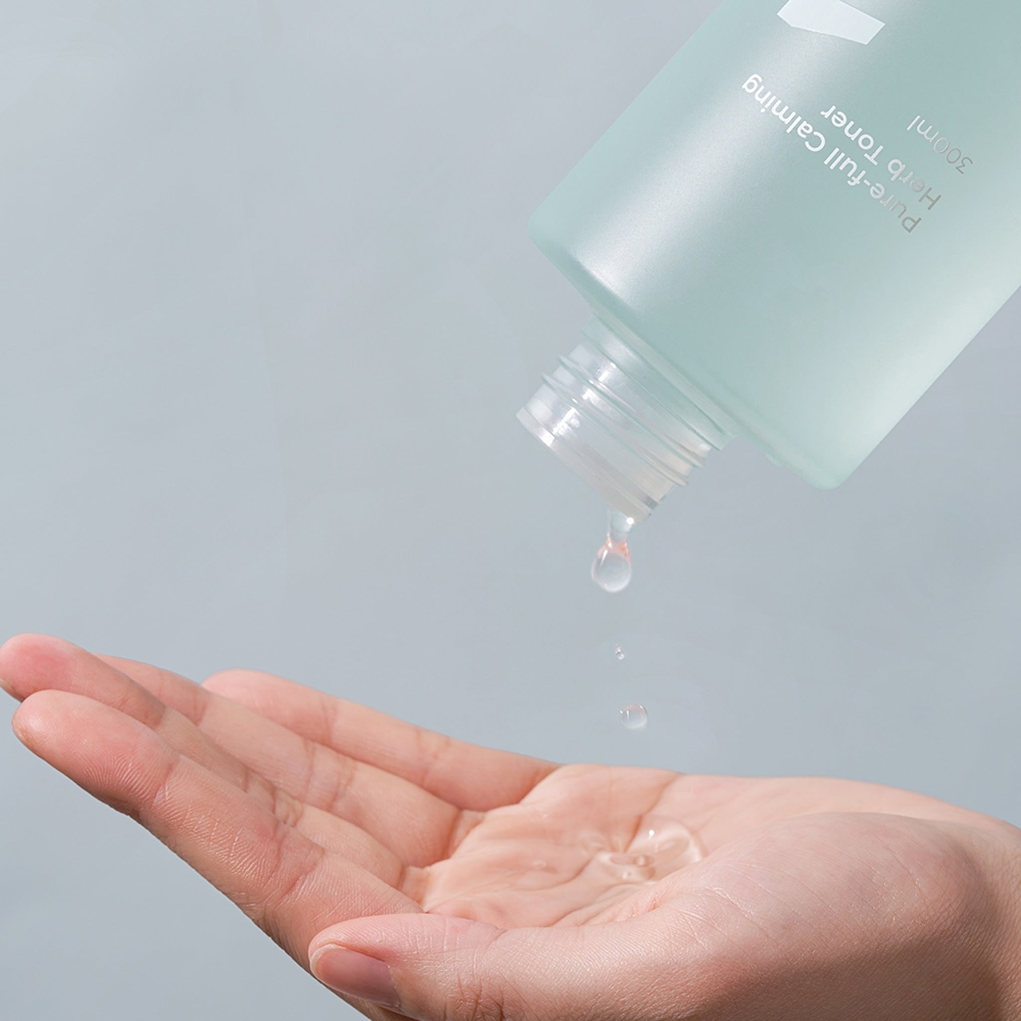 numbuzin NO.1 纯全镇静草本爽肤水 300ml