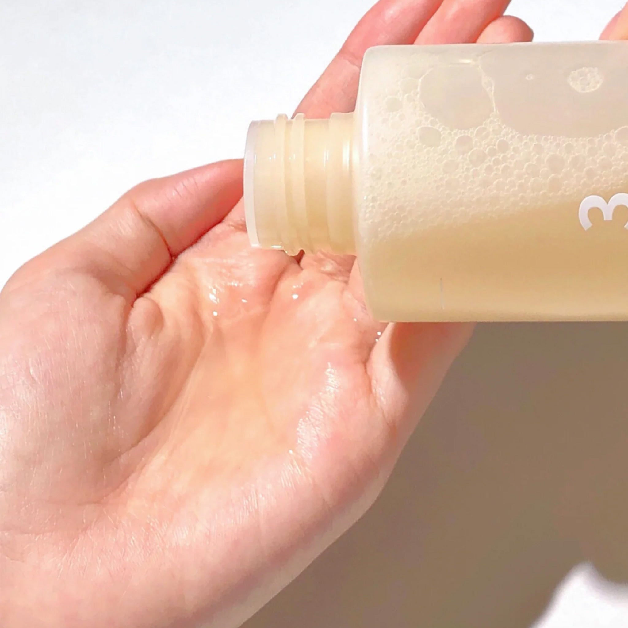numbuzin No.3 Super Glowing Essence Toner 200ml
